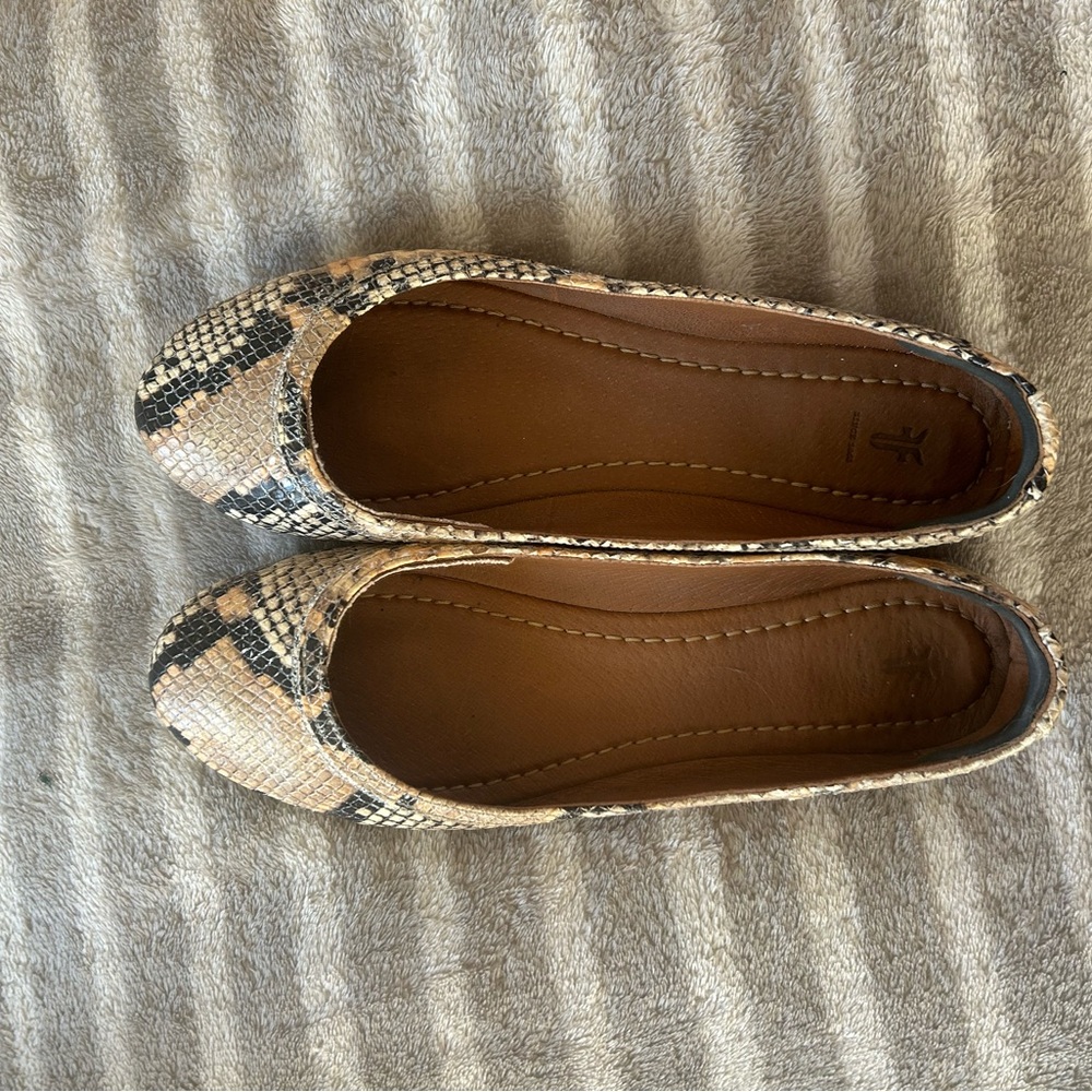 Frye Carson Ballet Flat size 9